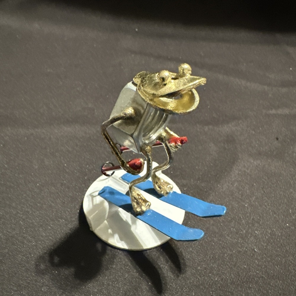 Vtg 2000 Arthur Ward Skier Frog Sculpture Nuts Bolts Winter Sport Reproduction - Picture 2 of 8